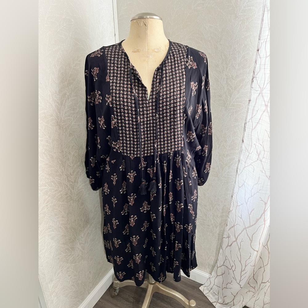 Knox Rose dress with pockets sz Med